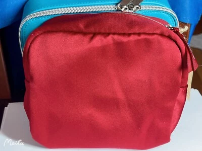 Bolsa de maquillaje de tela Clarins Cosmetics en rojo con cremallera 6 x 5 x 2 Foto 1 de 3