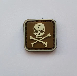 2 PIEZAS MINI PARCHE DE INSIGNIA DEL EJÉRCITO BANDERA CALAVERA DEL DIABLO BANDERA DEL DIABLO BRILLO EN LA OSCURIDAD/02 - Imagen 1 de 2