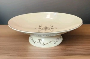 Wedgwood Queen's Filigree Round Statement Bowl XL England Pedestal Brown Cream - Picture 1 of 7