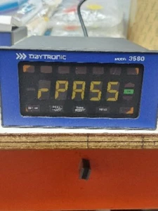 DAYTRONIC 3560 DEHNUNGSMESSSTREIFEN PANELMESSGERÄT 90-265VAC 50-400HZ 10W GEBRAUCHT TOP ZUSTAND - Bild 1 von 11