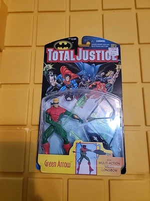 Boneco de ação DC Total Justice Green Arrow - Imagem 1 de 2