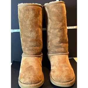 Ladies UGGS Classic Tall Sheepskin Sand/ Tan Boots Size US 5 Boots - Picture 1 of 5