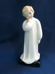 Royal Doulton "DARLING" Figur im Nachthemd - HN 1985 COPR 1945 - Bild 1 von 6
