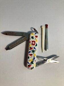 Limited Edition Collectible Little Birds 2013 Victorinox Classic SD 58mm