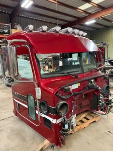Peterbilt 389 Cab assembly complete w/ door/lights/interoir year 2021 - Picture 1 of 13