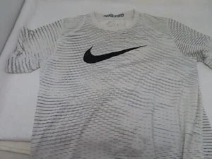 NIKE PRO DRI-FIT Fitted Short Sleeve TShirt YXL - Picture 1 of 5