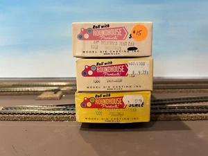Roundhouse HO Scale 60’ Bulkhead Flat Car Undecorated Kit #1300 (Lot of 3) #2 - Picture 1 of 2