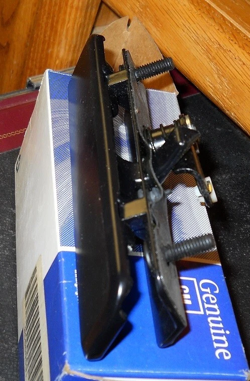 NOS 1990-2005 Chevrolet Astro Van Rear Door Handle - Image 1 of 1