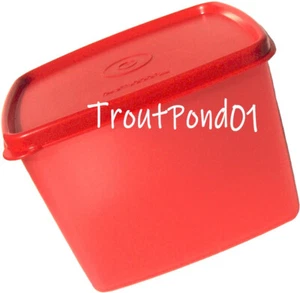 Tupperware Square Rounds 30 Ounce Freezer Container Raspberry Red Freeze It New - Picture 1 of 3