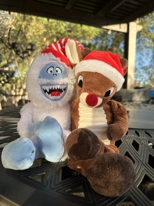 Lote de peluches Dan Dee Rudolph & Bumble - LEER - Falta oreja/brazo - reno nariz roja - Imagen 1 de 13