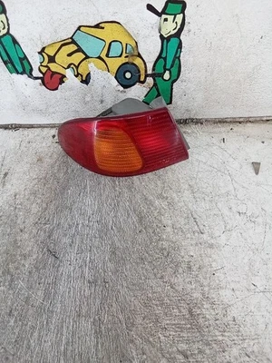 Задний фонарь 1999 Toyota Corolla, со стороны водителя (LR) от оригинального производителя  - Изображение 1 из 2