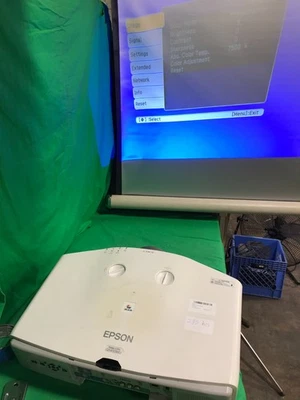 Epson PowerLite Pro G5450WU - Full HD 3LCD Projector - Lamp Runtime: 2911 Hrs - Image 1 of 4