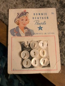 Vintage Bonnie Heather Pearls Lot Of 8 Buttons On Card - Picture 1 of 1