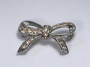 Pink rhinestone Bow Pretty Silver Tone Finish Brooch Pin. - Picture 1 of 12