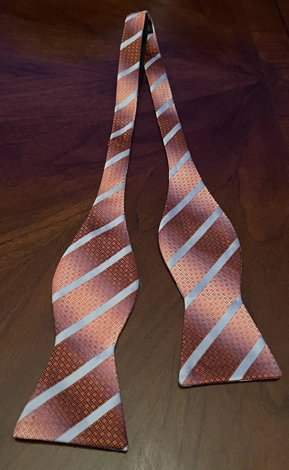 Pajarita para hombre hecha a mano 100 % microfibra Foto 1 de 4