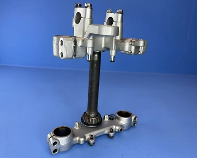 Yamaha TTR225 2001 OEM triple árbol abrazaderas de manillar y placa de estancia Foto 1 de 4