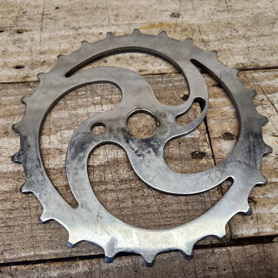 Plato Skip Tooth Años 50 Piñón Ward 24T Globo Molinete Espiral Cromo Foto 1 de 4