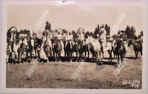 Líderes tribales de reserva india Yakama de los años 40 RPPC a caballo - Imagen 1 de 3