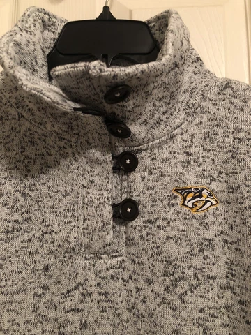 Women’s NHL Nashville Predators Medium 8-10 Pullover Great Shape!! Cover