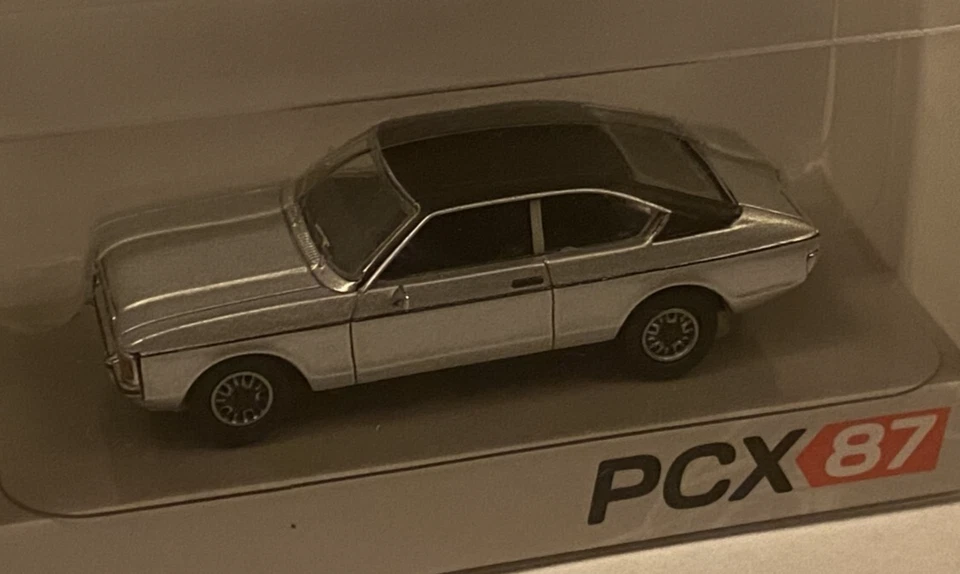 Ford Granada Mk 1 Coupe 1:87 Silver by Premium ClassiXXs - Image 1 of 1
