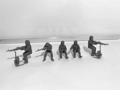 1/35 Vietnam War HUEY UH1 Door Gunner and pilots (3D Printed) - Immagine 1 di 4