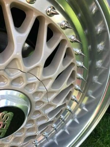 1 x Repuesto de llanta de remache de rueda de plástico cromado y plateado con punta IDEAL PARA PRUEBA DE AJUSTE - Imagen 1 de 2