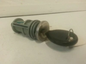 Cilindro de bloqueo de encendido con llave se ajusta 96 97 98 99 00 CARAVANA G141-160746 - Imagen 1 de 4