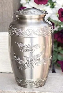 Peaceful Freedom Elegante Urna Cremazione Artigianale Ottone Peltro Argento - Foto 1 di 4