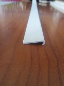 PROFILI IN PVC BIANCO UNGHIETTA MM.25X23 DA MT. 1 - Foto 1 di 1