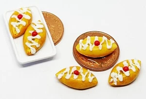Puppenhaus Kirsch- und Sahnebrötchen Bäckerei Maßstab 1:12 Miniatur PL42 ML tumdee - Bild 1 von 8
