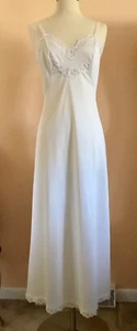 VTG SEARS SLIP  'THE DOESN'T SLIP' SIZE 34 FORMAL ALL NYLON NON CLING USA EXC. - Picture 1 of 13