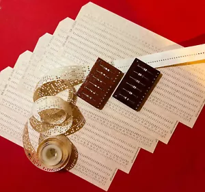 Juego de tarjetas perforadas soviéticas (IBM 80 columnas), cinta de papel perforada, placa de circuito MIR - Imagen 1 de 10