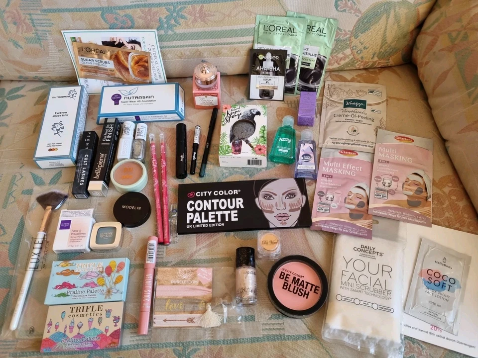 Beautypaket Beautybox Glossybox Douglas  etc. NEU - Bild 1 von 4