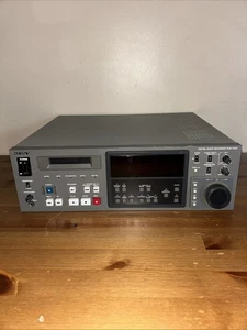 Sony PCM 7040 Digital Audio Tape Recorder DAT Deck Powers On Untested - Picture 1 of 12