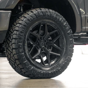 4 New Fuel FC854 Flux Blackout 18x9 6x135 Wheels Rims Ford F150 - Picture 1 of 8