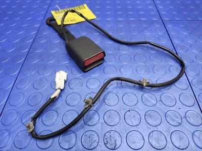 24116-19 Nissan Versa cinturón de seguridad delantero hebilla lado derecho pasajero negro OEM Foto 1 de 4