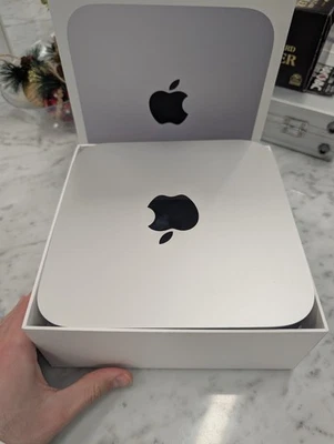 Chip Apple Mac Mini M1 1 TB SSD 8 GB RAM 8 núcleos GPU plateado Z12N000G7LL/A 2020 Foto 1 de 3