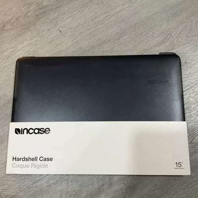 Funda rígida Incase para MacBook Pro de 15 pulgadas con pantalla Retina negra (C1-4A) Foto 1 de 3