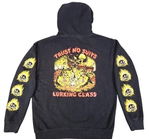Lurking Class Graphic Hoodie Herren L Flaming Skulls Sleeve Hits TRUST NO SUITS - Bild 1 von 6