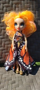 MGA Fantástico Moda POPPY ROWAN Arco Iris Muñeca Alta Naranja Vestido Mariposa - Imagen 1 de 18