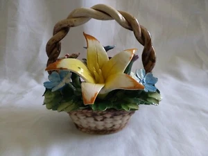 Vintage Capodimonte Porcelain Yellow Blue Pink Flowers in Basket Made in Italy - Picture 1 of 8