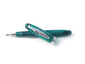 Noodler's Ink Ahab Flex Fountain Pen - #15034 Maximillian Emerald