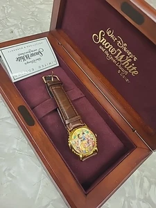 Reloj y estuche Disney RARO EDICIÓN LIMITADA #2932/5000 Blancanieves y los 7 enanitos Nuevo de Lote Antiguo - Imagen 1 de 5