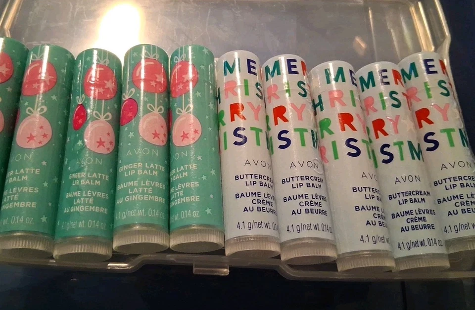 Lote de 10 labios de vacaciones Avon ~ Balm Ginger Latte (5) y crema de mantequilla (5) NUEVO EN PAQUETE Foto 1 de 4