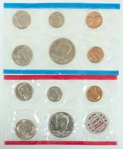 1972 P and D Mint Set Unc - Picture 1 of 4