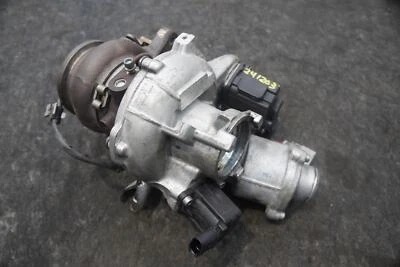 Colector de escape turbocompresor motor 06K145722T OEM Audi S3 2017 Foto 1 de 4