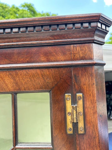 Vintage Kittinger Mahogany Veneer Chippendale Style Corner Cabinet Cover