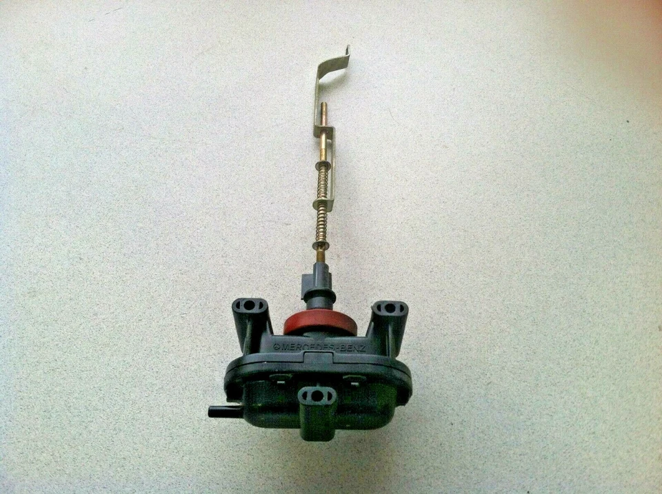 1981-1985 MERCEDES-BENZ 380SEC 420SEC 500SEC W126 ~ TRUNK LID ELEMENT - Image 1 of 4