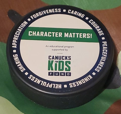 VANCOUVER CANUCKS KIDS FUND FIN'S FRIENDS INGLASCO PUCK MADE IN SLOVAKIA πΈπ° Cover
