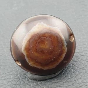 Vintage Tibetan Luk Mik Goat Eye Agate Stone Decorated Bead - Picture 1 of 19